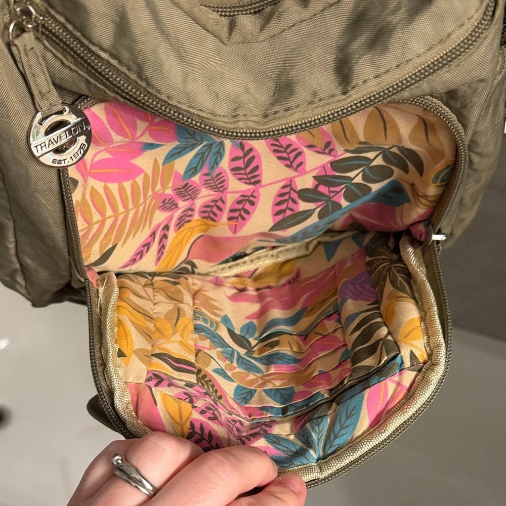Travelon this purse